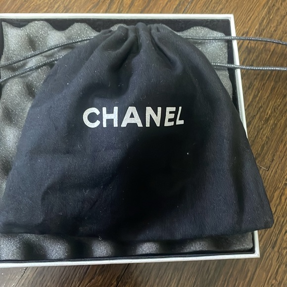 Chanel Long Strand Necklace - original box and dust bag . - Picture 3 of 8